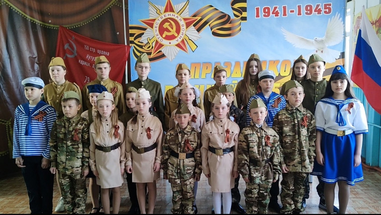 "А песни тоже воевали...".